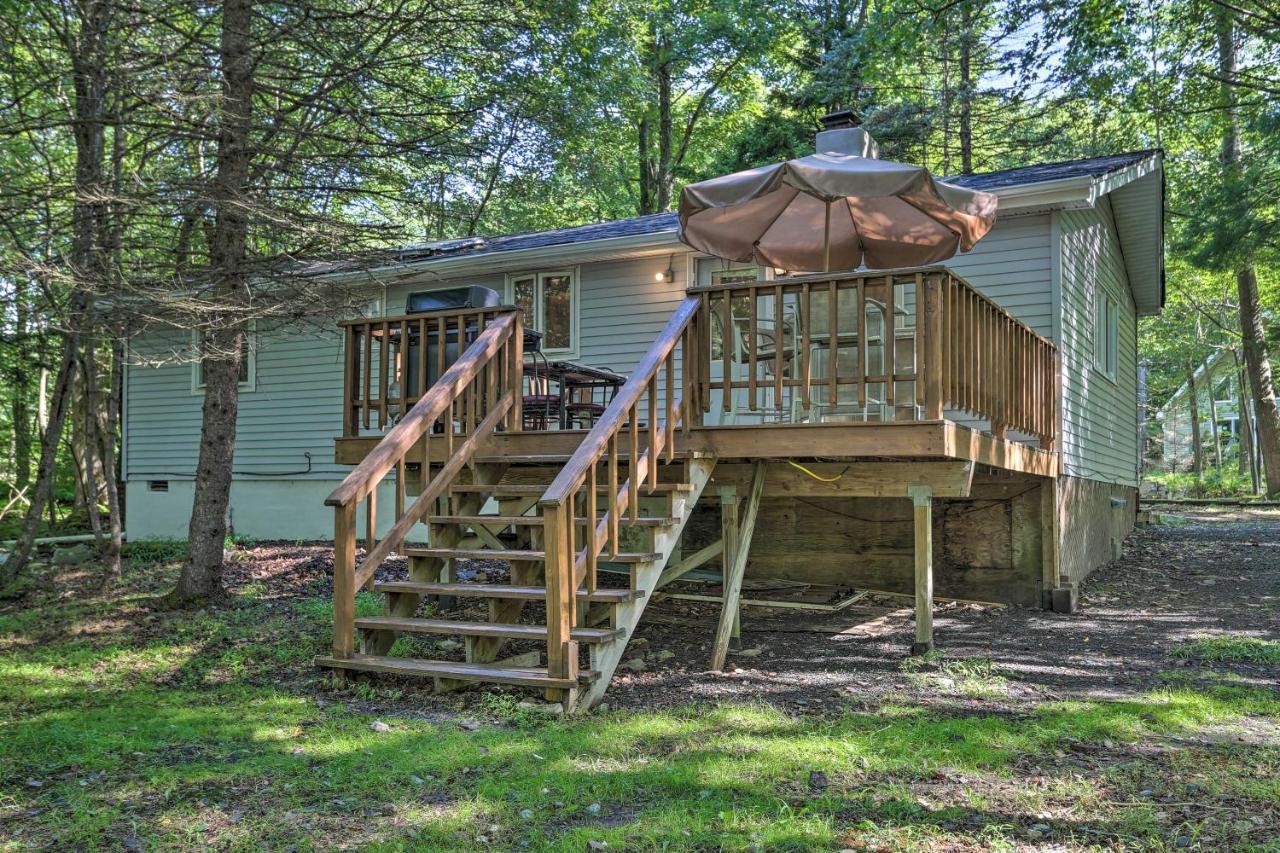 North Arrowhead Lake Cabin With Deck, Pets Welcome! Pocono Lake Dış mekan fotoğraf