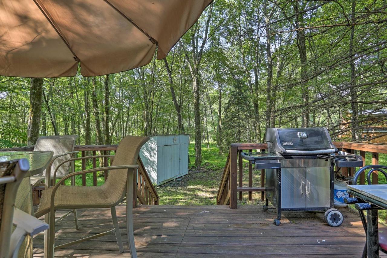 North Arrowhead Lake Cabin With Deck, Pets Welcome! Pocono Lake Dış mekan fotoğraf